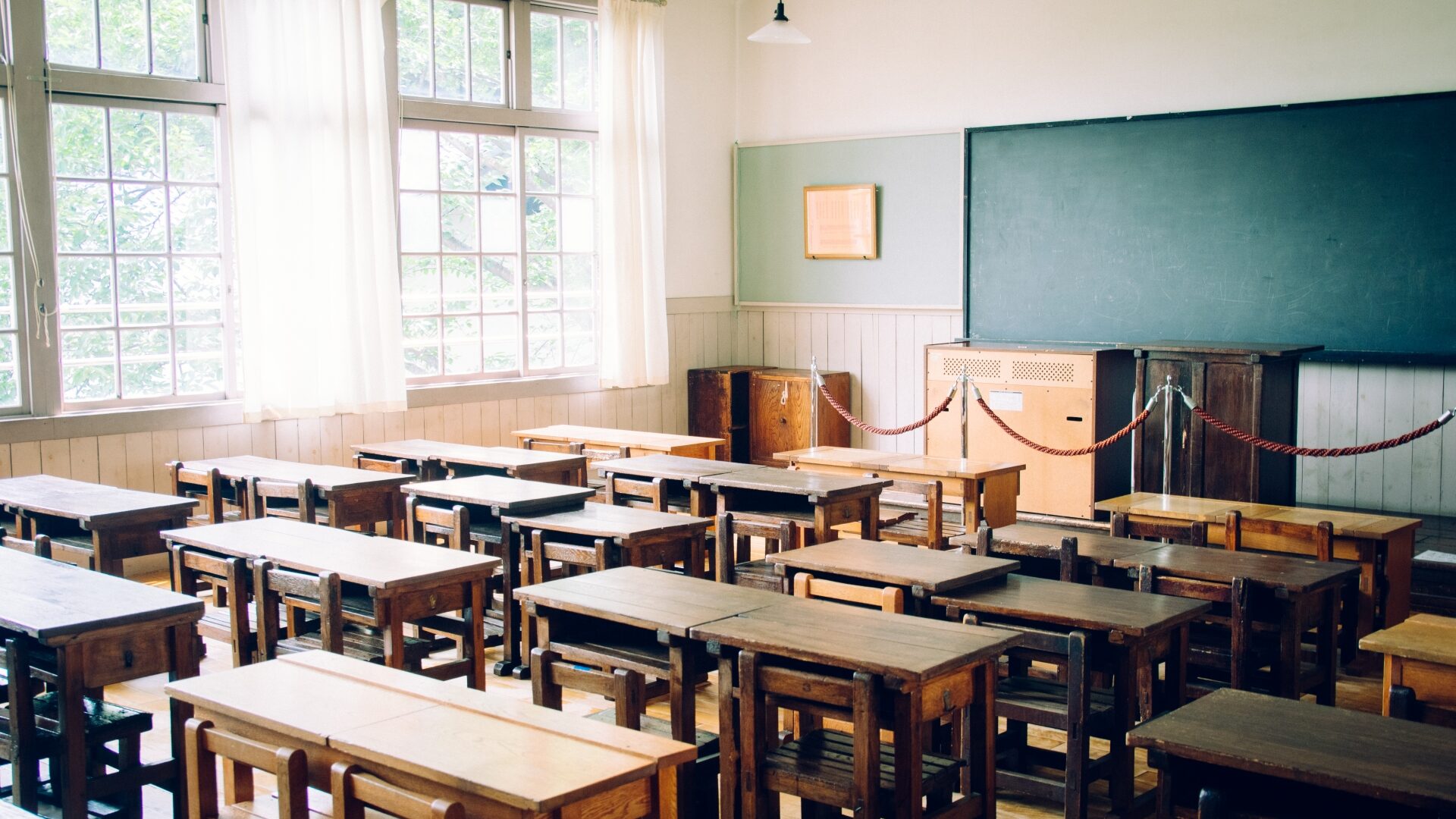 【中学生】夏休みの宿題は何が出る?量は多い?早く終わらせるコツなどを徹底解説 宿題代行Yattoku 【中学生】夏休みの宿題は何が出る?量は多い?早く終わらせるコツなどを徹底解説 宿題代行Yattoku